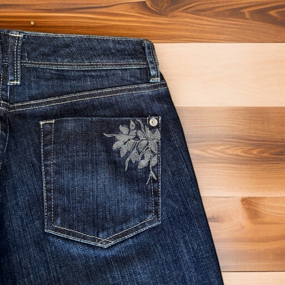 White House Black Market "Blanc" Embroidered Jeans 111459 Ladies Size 4 Straight - Picture 3 of 4
